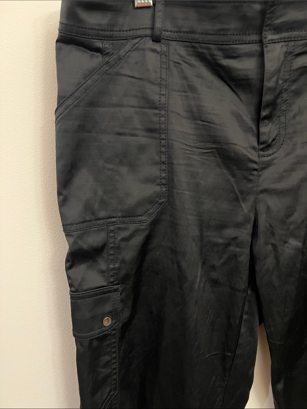 Cache Black Cargo Capris - Picture 4 of 7